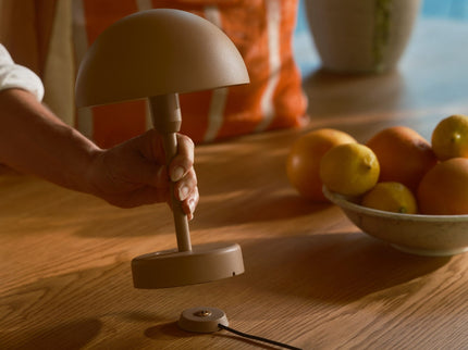 Nordlux wiederaufladbare Tischleuchte Ellen To Go LED Braun