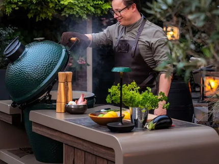 Big Green Egg Kamado Grill large