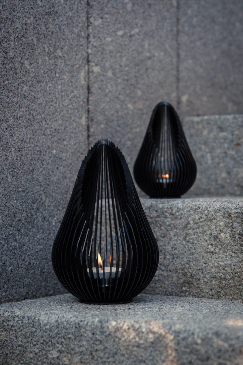 Schwarz / Growdrop M (L 10 x B 10 x H 15 cm)